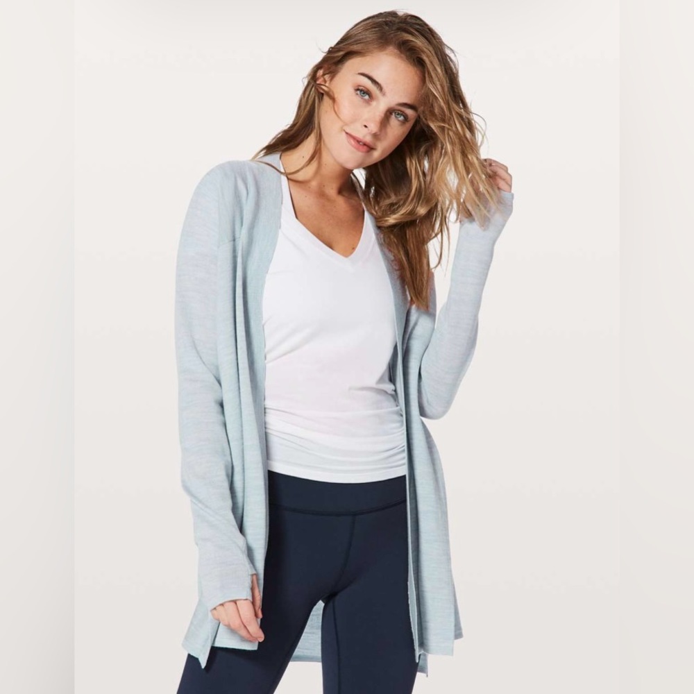 Lululemon Blissful Zen Sweater. Colour: ‘Heathered Starlight’.